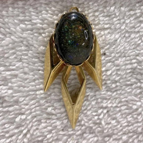 Vintage Jewelry - Vintage Gold Tone Necklace Pendant With Black Sunstone Costume Jewelry Pendant